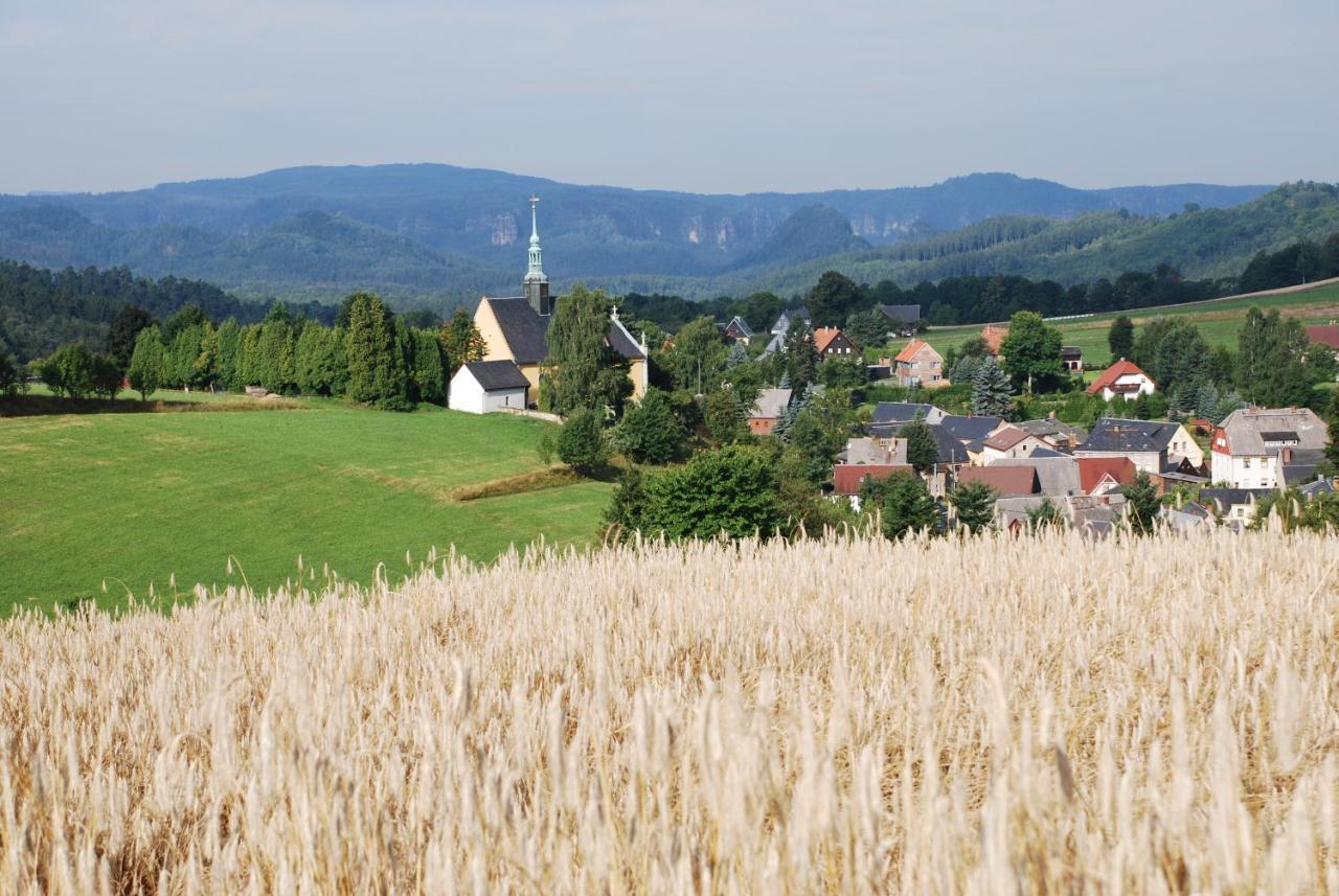 Fh Am Osterbrunnen Hotel ฮินแตร์แฮมสดอร์ฟ ภายนอก รูปภาพ